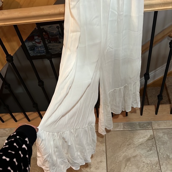 White spaghetti strap ruched waist romper - Picture 2 of 7